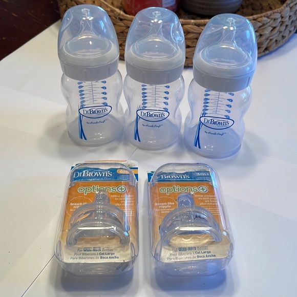 DrBrowns Other - DrBrown 5oz Baby Bottles